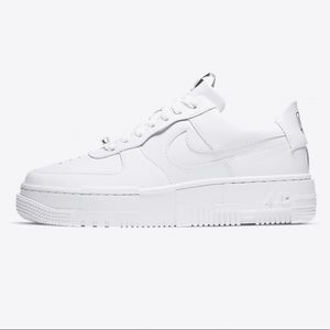 Nike Air Force 1 Pixel. NWT
